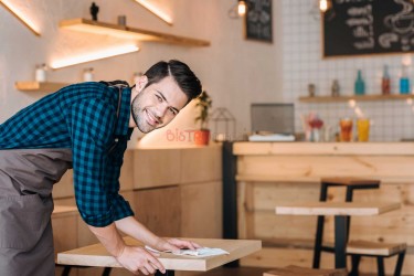 Kokteyl Masası Temizliği Nasıl Yapılır?